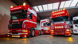 20251019-Tom-Holding-00136